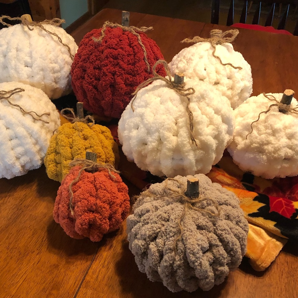 Chunky Knit Pumpkins - Picture 5 of 9